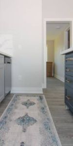 Stunning Fully Furnished 2-Bed+2-Den & 2-Bath Apartment in Ptbo - Photo 4