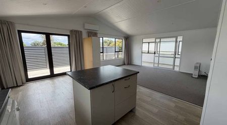 Comfort on Catherine Cres - Photo 3