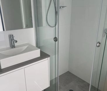 Front Townhouse in Prime Location - Photo 4