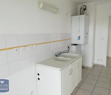 Location Appartement 4 pièces 88m² BOURG EN BRESSE 01000 - Photo 2