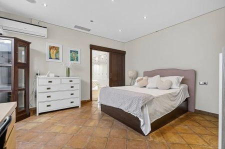 4 room luxury House for rent in Seville, Andalusia - Photo 3