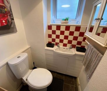 4 bedroom detached house to rent - Photo 5