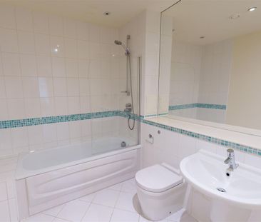 Goldsworth Road, Woking, Surrey, GU21 6JY - Photo 6