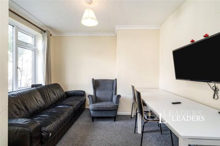 1 bedroom semi-detached house to rent - Photo 2