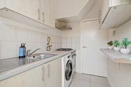 1 bedroom in a house share to rent - Photo 5