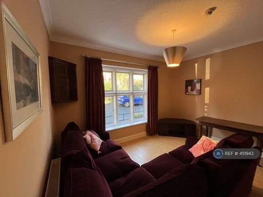 1 bedroom in a house share to rent - Photo 1