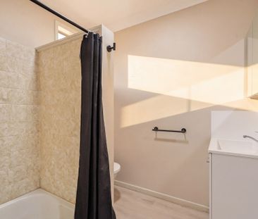 2/42 Sarawak Ave, Palm Beach QLD 4221 - House For Rent | Domain - Photo 5