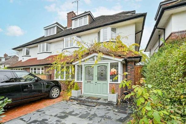 Chesterfield Road, Chiswick, W4 - Photo 1