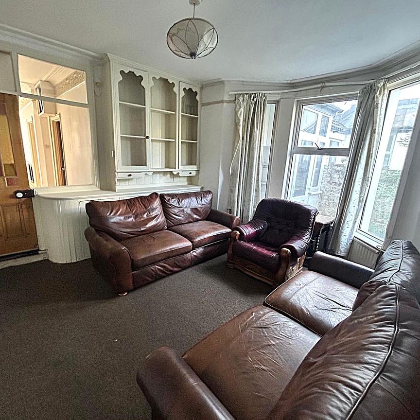 £2,000 PCM, Furnished Five Bedroom House with Enclosed Garden in Allensbank Road, Heath, Cardiff, CF14 3QY - Photo 1