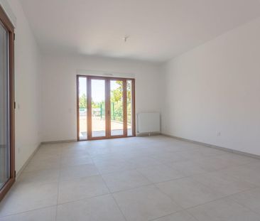 Location Appartement 2 pièces 47m² STE GENEVIEVE DES BOIS 91700 - Photo 2