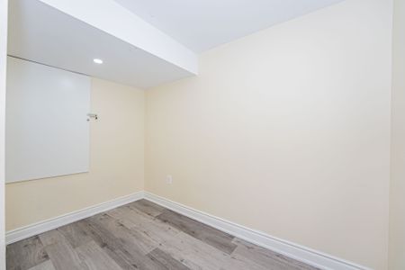 For Lease - 19 Boat Street, Brampton, Ontario - Photo 4