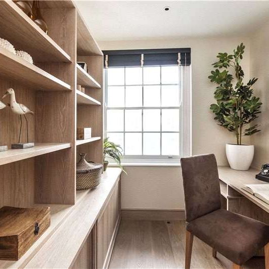 An exceptionally presented townhouse in a quiet Belgravia mews - Photo 1