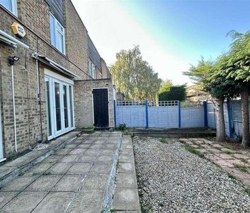 Moorfield, Harlow, CM18 - Photo 5