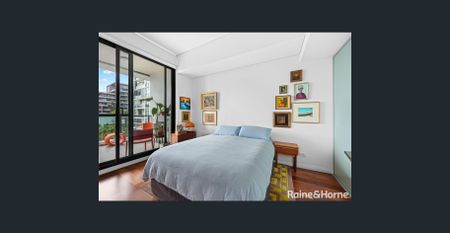 FULLY FURNISHED WATERFRONT HAVEN WITH PARK & WATER VIEWS - Photo 4