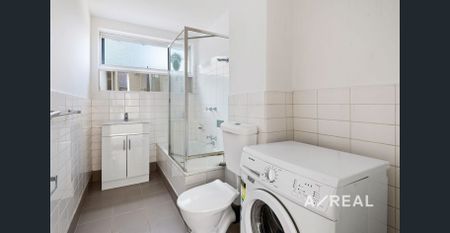 Spacious Two-Bedroom Home in Malvern East - Photo 5