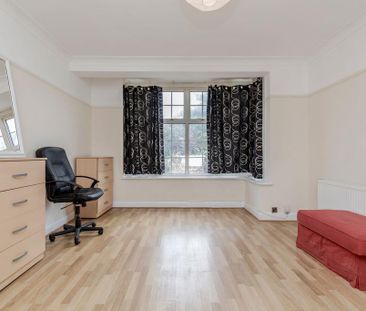 4 bedroom terraced house to rent - Photo 5