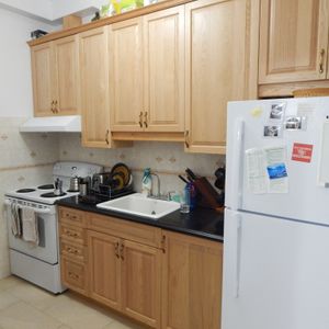 Spacious 1-bedroom Apartment In Plateau - Photo 3