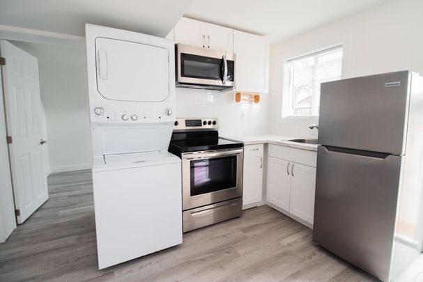 **ALL INCLUSIVE** 1 Bedroom Unit in Welland!! - Photo 1