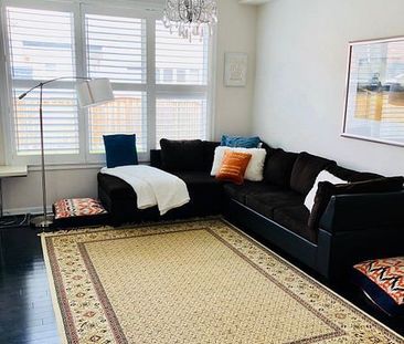 For Lease - 945 Farmstead Drive, Milton, Ontario - Photo 2