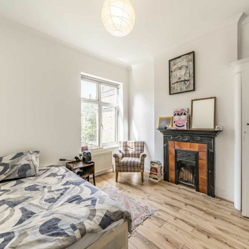 Amesbury Avenue, SW2, London - Photo 1