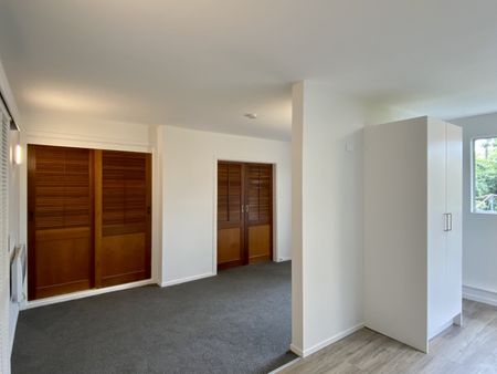 6A Hallewell Crescent, Johnsonville - Photo 3
