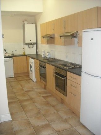 6 Bed - Apartment - Bradford - Photo 5