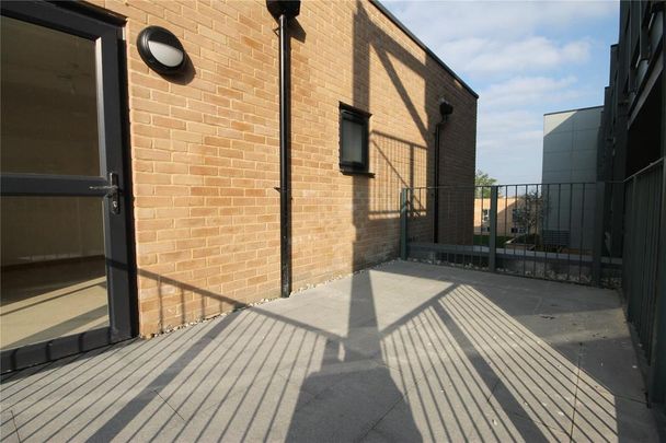 2 bedroom semi-detached house to rent - Photo 1