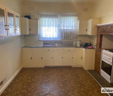 Quiet & Peaceful Location - Close to Conveniences - Photo 3