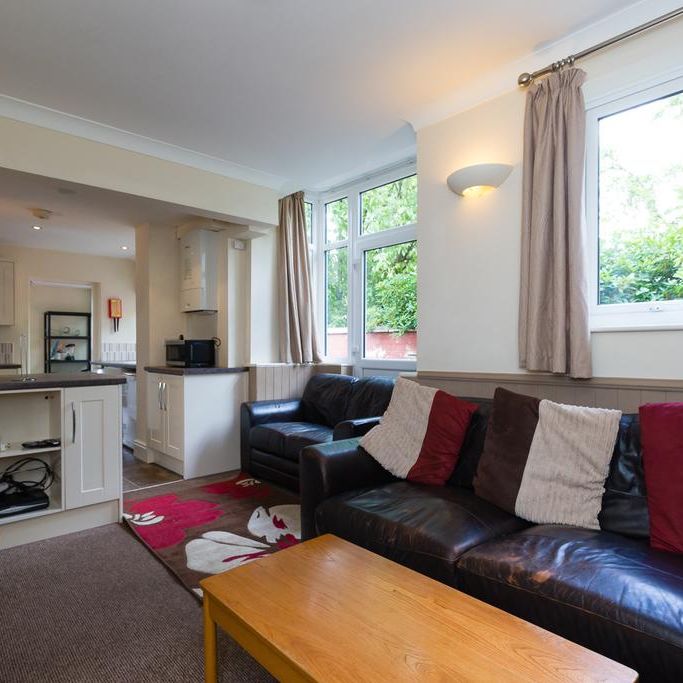 1 bedroom in a house share to rent - Photo 1