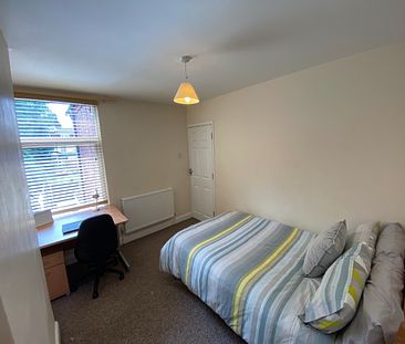 3 Bedrooms, 143 Northfield Road – Student Accommodation Coventry - Photo 5