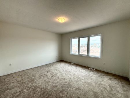 For Lease - 132 PORT Crescent, Welland, Ontario - Photo 5