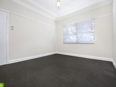 16 Fisher Street, WEST WOLLONGONG NSW 2500 - Photo 2