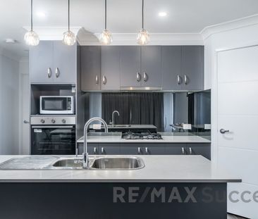 Comfortable, Easy-Care Home in a Quiet Harlaxton Location - Photo 6