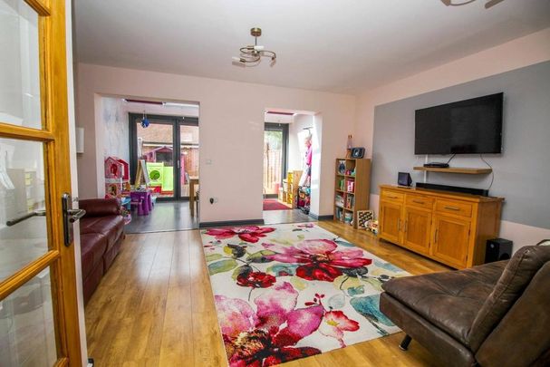 3 bedroom terraced house to rent - Photo 1