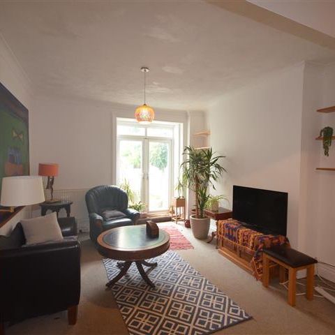 West Parade - Photo 1