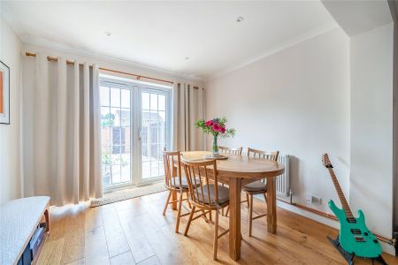 Lindley Road, Walton-on-Thames, Surrey, KT12 - Photo 2