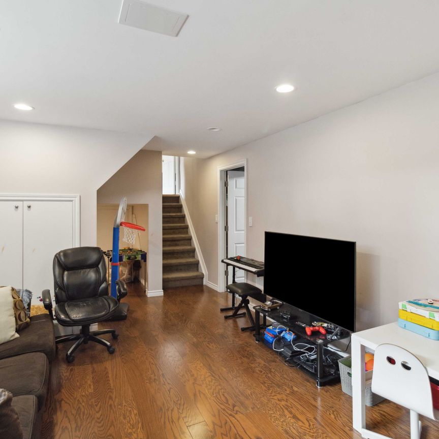 For Lease - 9 Trotters Lane, Brampton, Ontario - Photo 1
