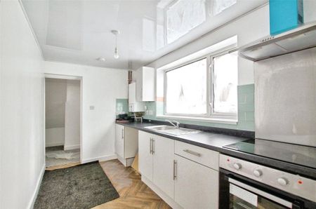 2 bedroom terraced house to rent - Photo 5