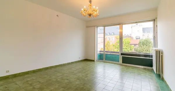 Een zeer ruim appartement te Halle! - Photo 1
