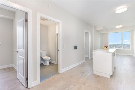 For Lease - 3220 William Coltson Avenue Unit# 1702, Oakville, Ontario - Photo 5