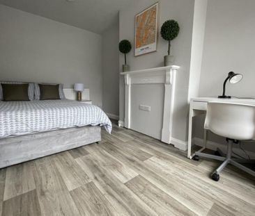 1 bedroom in a house share to rent - Photo 4