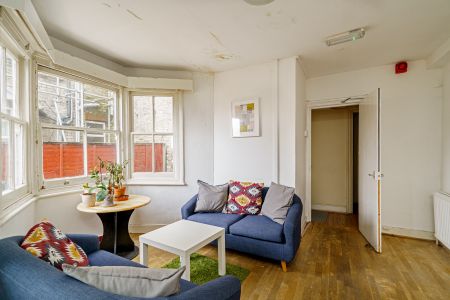 🏡 Large Victorian House - All Bills Included - Lounge & Garden! 🏡 Room 6 - Photo 2