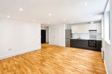 Studio Flat, Seven Sisters Road, N15 - Photo 2