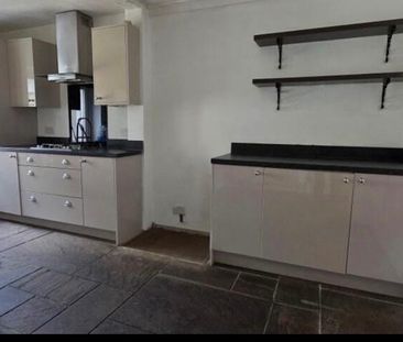 4 bedroom terraced house to rent - Photo 6
