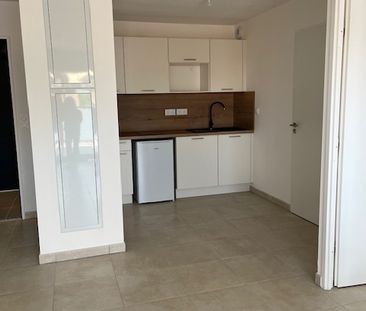 Location Appartement 2 pièces 42m² - Photo 2