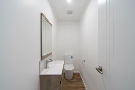 Beautiful Near New Townhouse - Photo 5