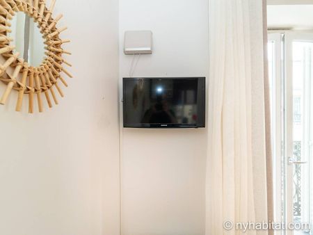 Logement à Paris, Location meublée - Photo 2