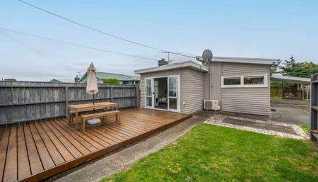 Central Paraparaumu Living Just Minutes from the Beach - Photo 3