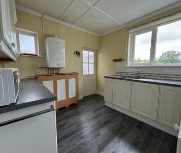2 bedroom bungalow to rent - Photo 2