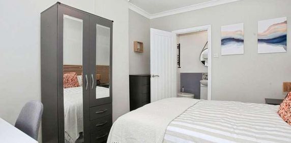 West Parade, Peterborough, PE3 - Photo 2